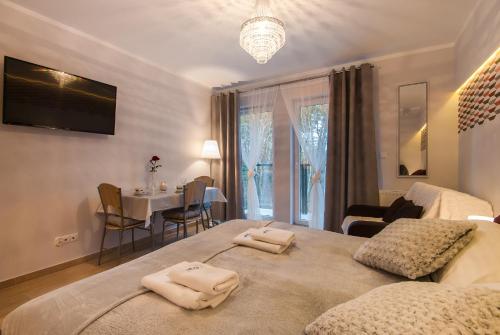 Studio Apartment with Parking image 2