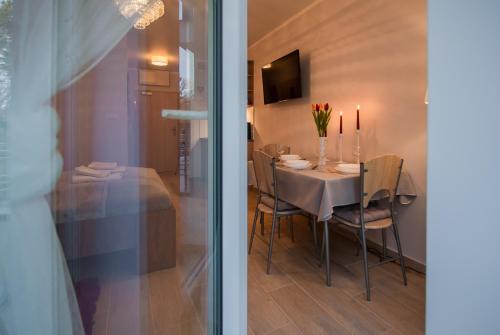 Studio Apartment with Parking image 5