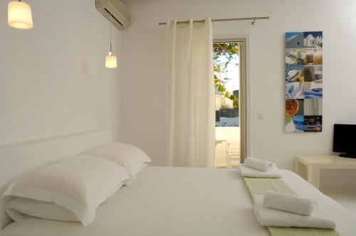 Kapetan Tasos Suites