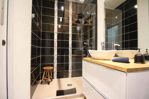 WAVEBNB All Confort central parking - image 5