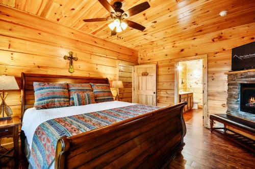Foxwood Mansion Cabin - image 5