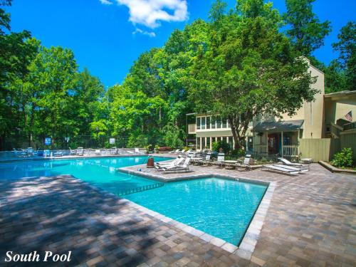 Rocky Top Lodge, 6 Bedrooms, Pool Access, Hot Tub, Mountain View, Sleeps 14