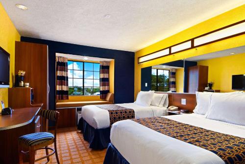 Microtel Inn & Suites by Wyndham New Braunfels I-35