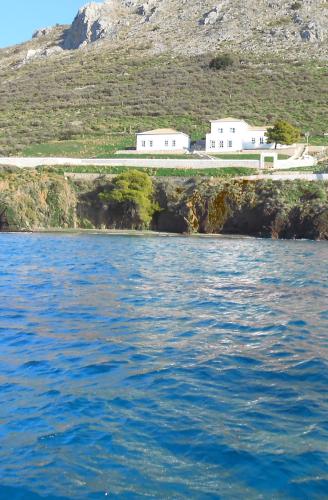 HydraVista (Coral) in Vlichos (Attiki)