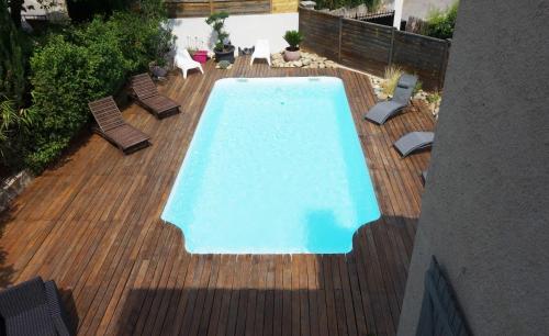 Proche Centre Ville historique Aix avec PISCINE et grande terrasse Villa Pont de l'Arc