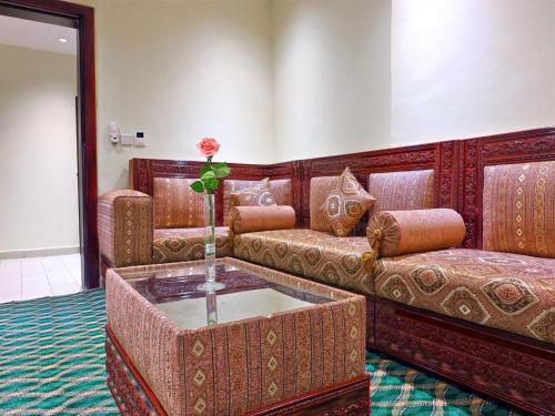 Batoul Hotel Ajyad - Tap to explore photos