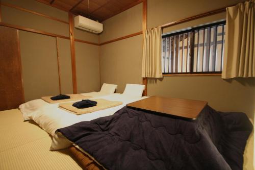 Japanese-Style Twin Room with Shared Bathroom image 3