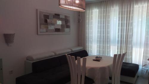 Sunrise Apartment 5 - main image