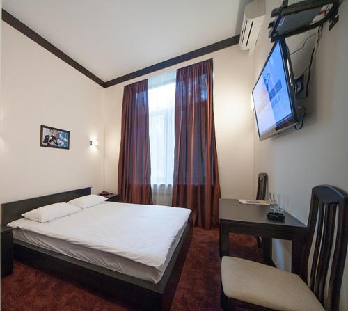 4 Rooms Hotel