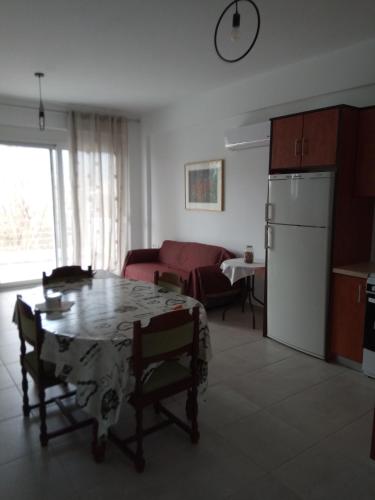 2 bedrooms, 4 beds