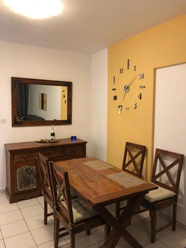 Schönes 3 Zimmer Apartment, Meerblick, Pool, freies WLan, Peyia (foto 8)