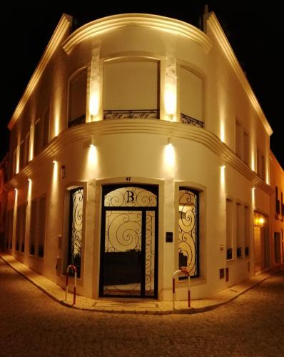 Bowen, Luxury Suites 2