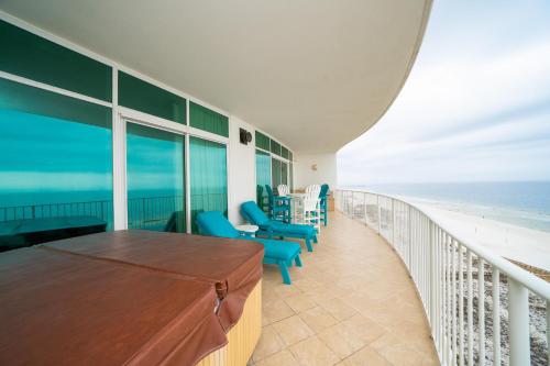 Turquoise Place Unit 707D