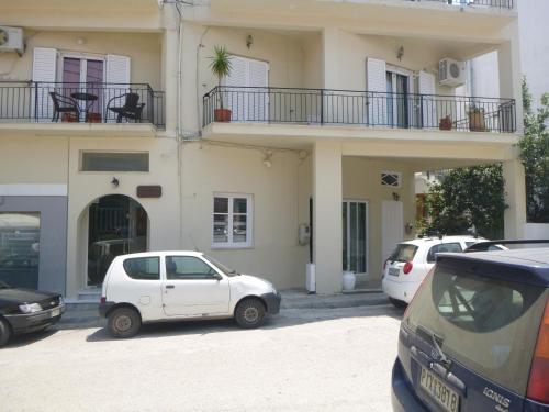 Karafelas Hotel - image 4