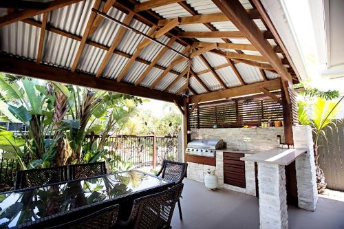 Heated Pool - Peaceful and Relaxing Beachside Family Entertainer