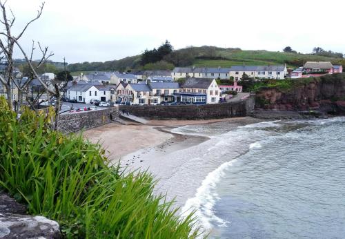 Fishermans Grove 3 Bed - image 2