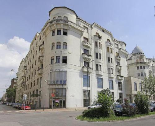 Palatinus Apartment - image 7