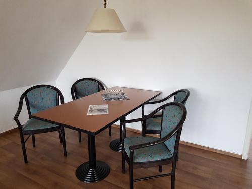 Fewo 18 im Strandhaus Lobbe mit Balkon, Lobbe (Foto 8)