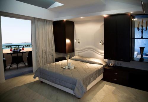 Deluxe Suite with Sea View