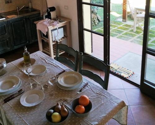 Small cottage with aircon, private terrace and garden - 2000m from the beach by ToscanaTour