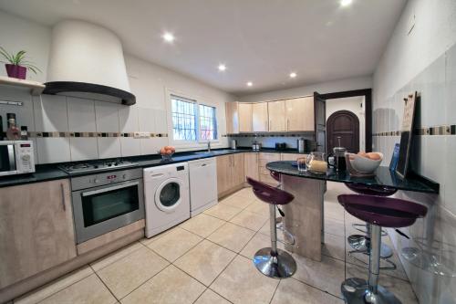 Los Arcos, Javea in เอร์มิตา