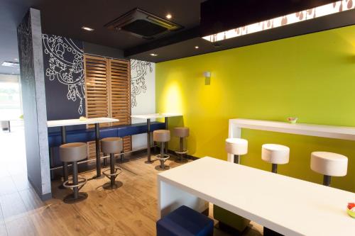ibis budget Cherbourg - La Glacerie - image 4