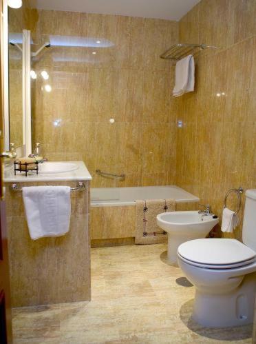 Apartamentos Miguel Angel
