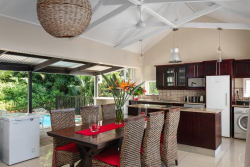 Dārzs, Beachhaven with Inverter & Solar in Prince`s Grant Golf Estate