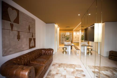 One-Bedroom Apartment image 10