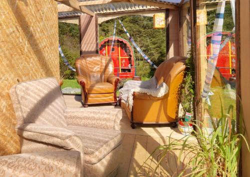 Balcony/terrace, Meadowsweet Forest Lodge in Dunglow
