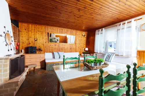 F & B Summer Collection - Kallikrateia - Rustic gîte à louer Néa Kallikráteia