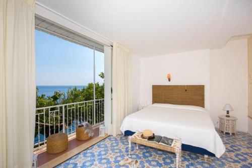 Double or Twin Room with Sea View