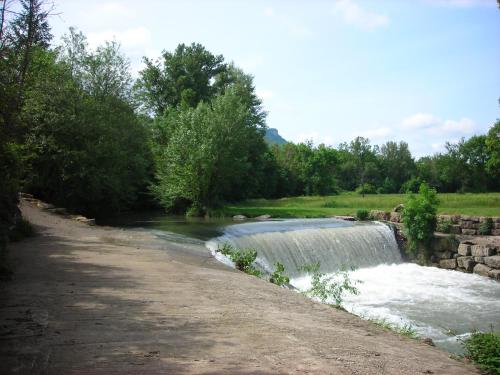 Villa Larzac in Saint Georges De Luzencon