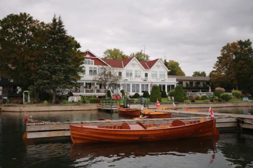 . Glen House Resort