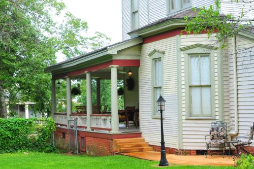 Hardeman House Bed and Breakfast - Accommodation - Nacogdoches