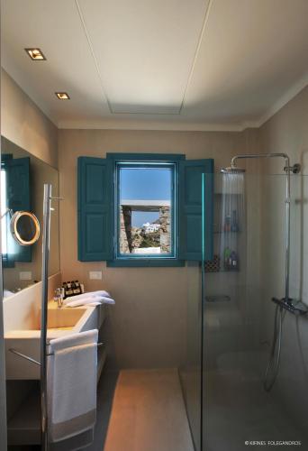 Kifines Suites – Folegandros, UT