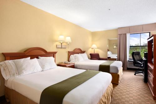 Days Inn By Wyndham Selma Photo 46