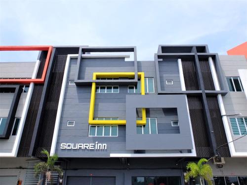 SQUARE Inn in Simpang