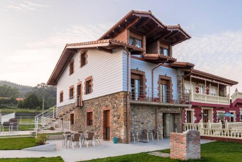 4 bedrooms, 7 beds