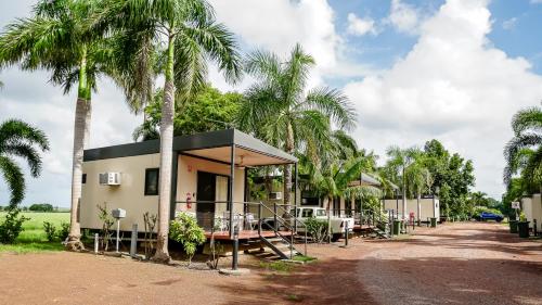 Noonamah Tourist Park near Jumping Crocodile Cruise