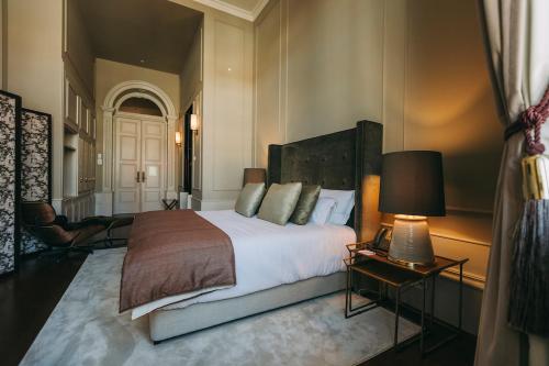 Deluxe Double Room image 2