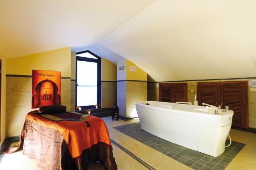 Sunway Playa Golf & Spa Sitges - image 10
