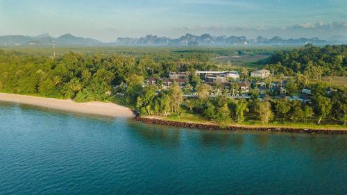 The ShellSea Krabi I Luxury Beach Front Resort & Pool Villa