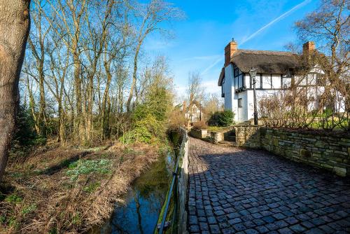 Burnside Hotel - main image