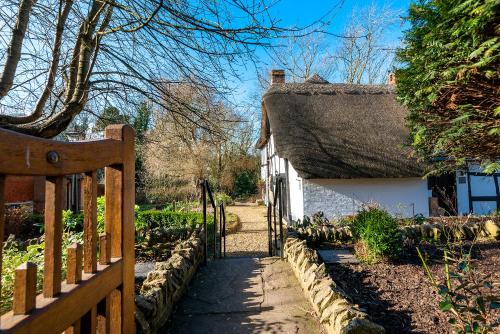 Burnside Hotel - image 10