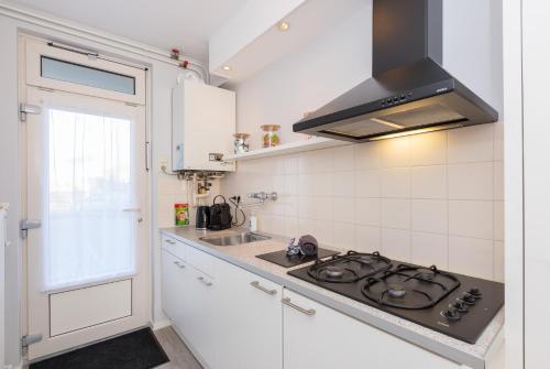 Welcome in - Kurhaus appartement 5 - met terras en 50m van het strand in Zoutelande