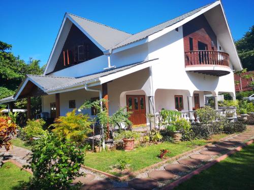 Belle Amie Self Catering