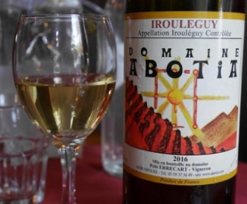 Le Vert Galant - Auberge Etchegorry - image 4