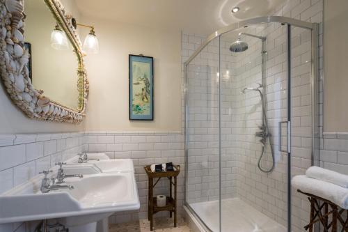 Tolcarne Beach Colonial Restaurant and Rooms – Newquay