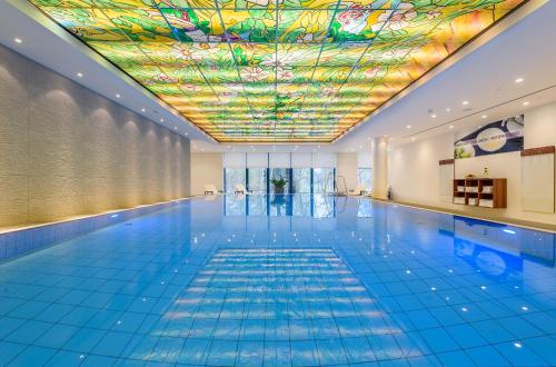 Swimming pool, Maritim Bremen Hotel in Bremen